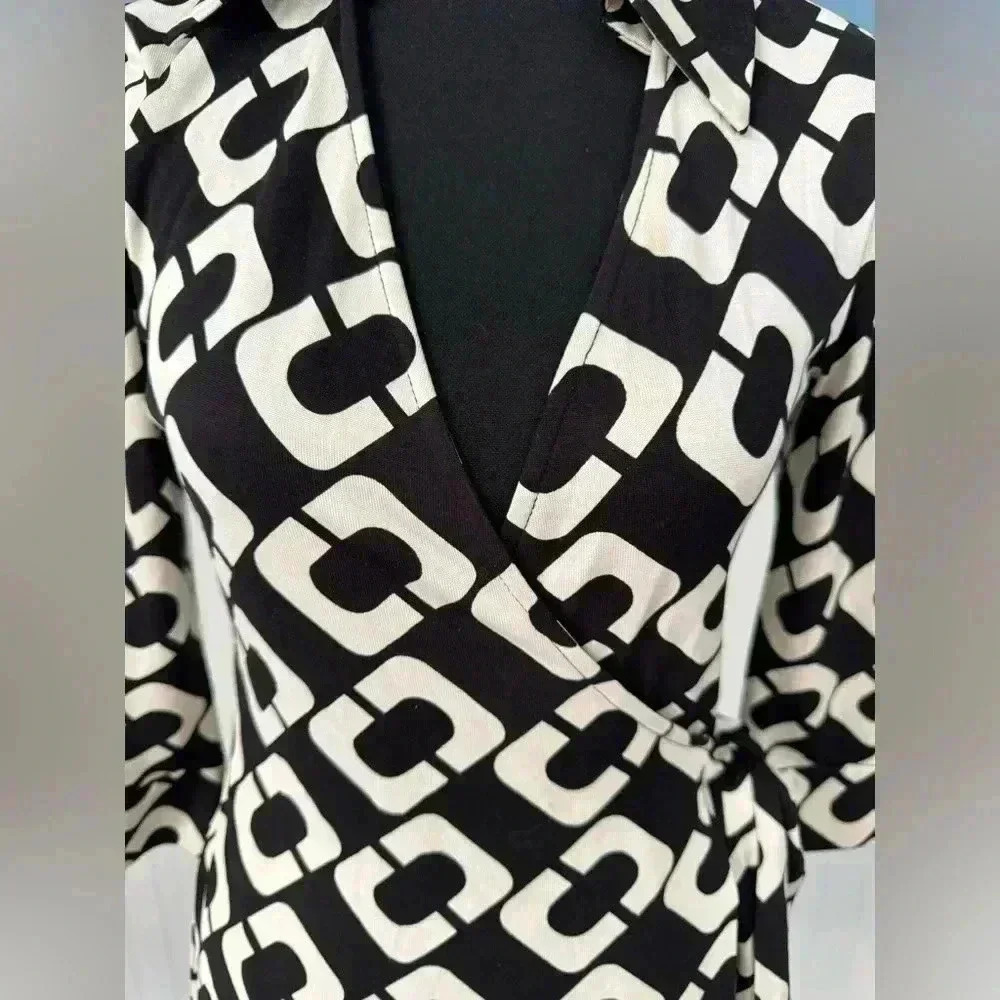 Diane von Furstenberg Vintage Julian 100% Silk Jersey Wrap Dress Chain Link SZ 6 - Picture 7 of 11